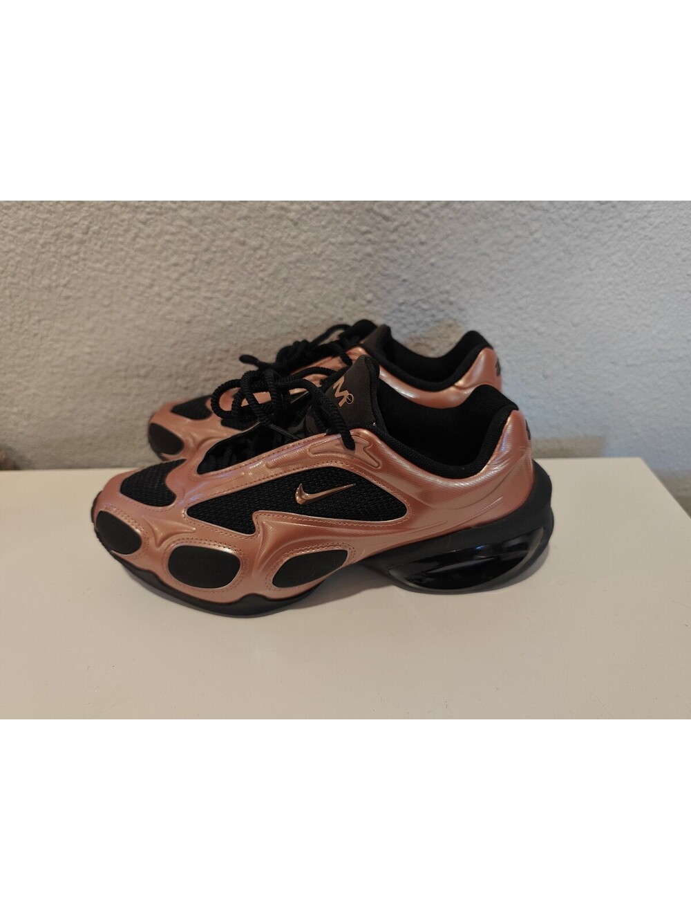 Nike Air Max 720 Metallic Copper and Black Sneakers US 7.5